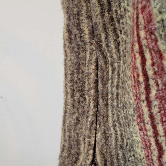 Tsunami Jacket Made in Canada Size XL - Picture 9 of 9